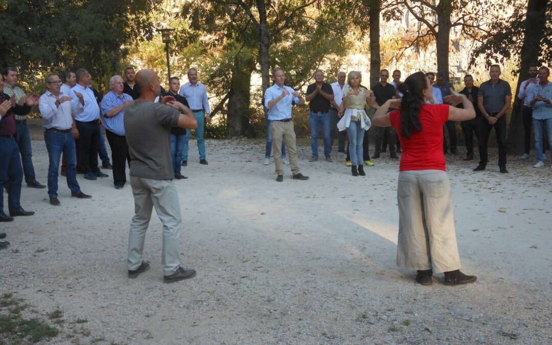 Teambuilding Vocal en Ardèche à Voguë pour Charvet Lamure Bianco