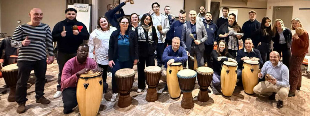 team building percussion avec 25 personnes
